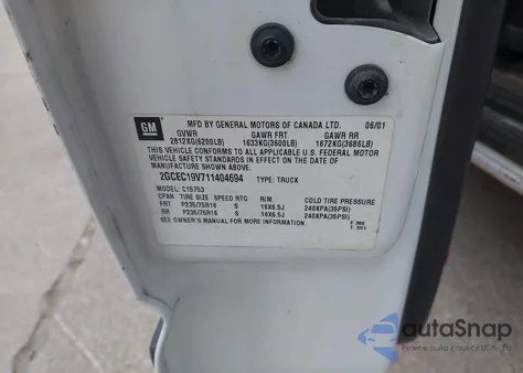 2001 Chevrolet Silverado 1500 Ls z USA, uszkodzony, nr VIN 2GCEC19V711404694